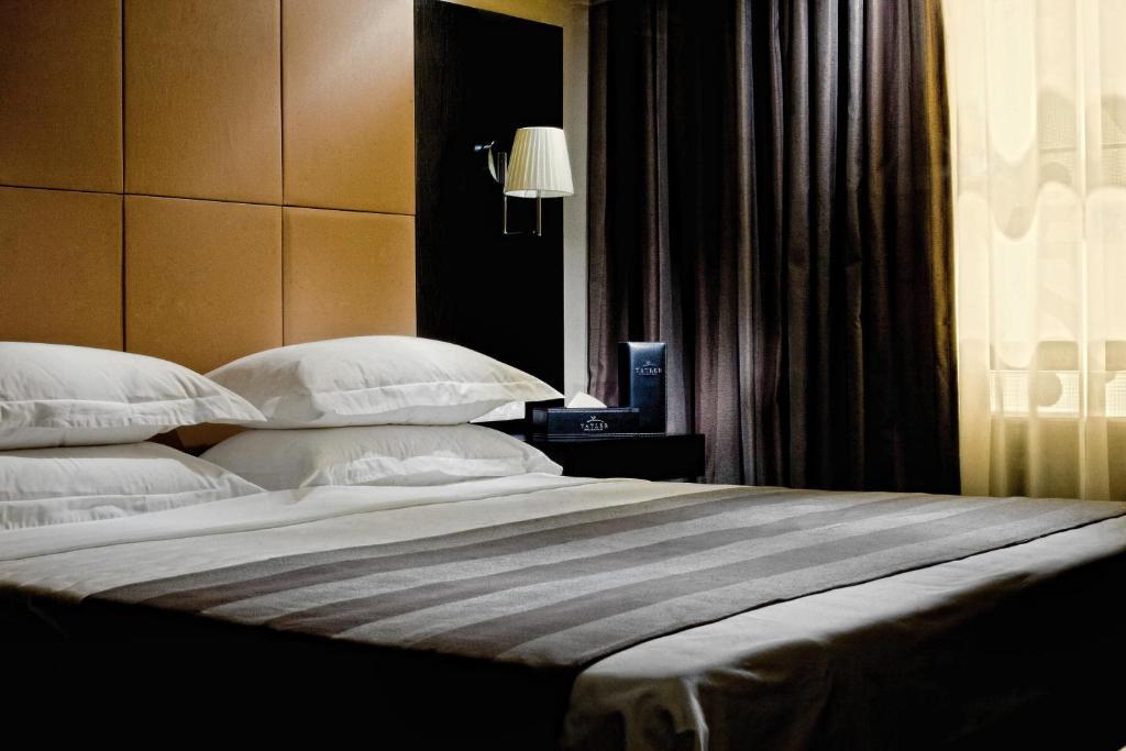 Voyage Hotel Karagandy Zimmer foto