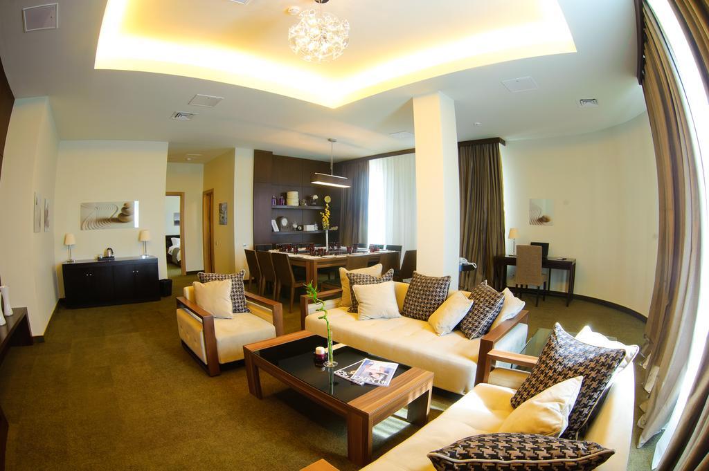 Voyage Hotel Karagandy Exterior foto